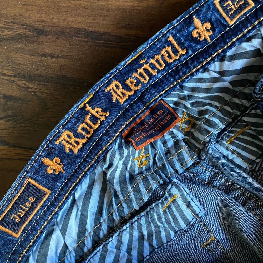 Rock revival 32 julee